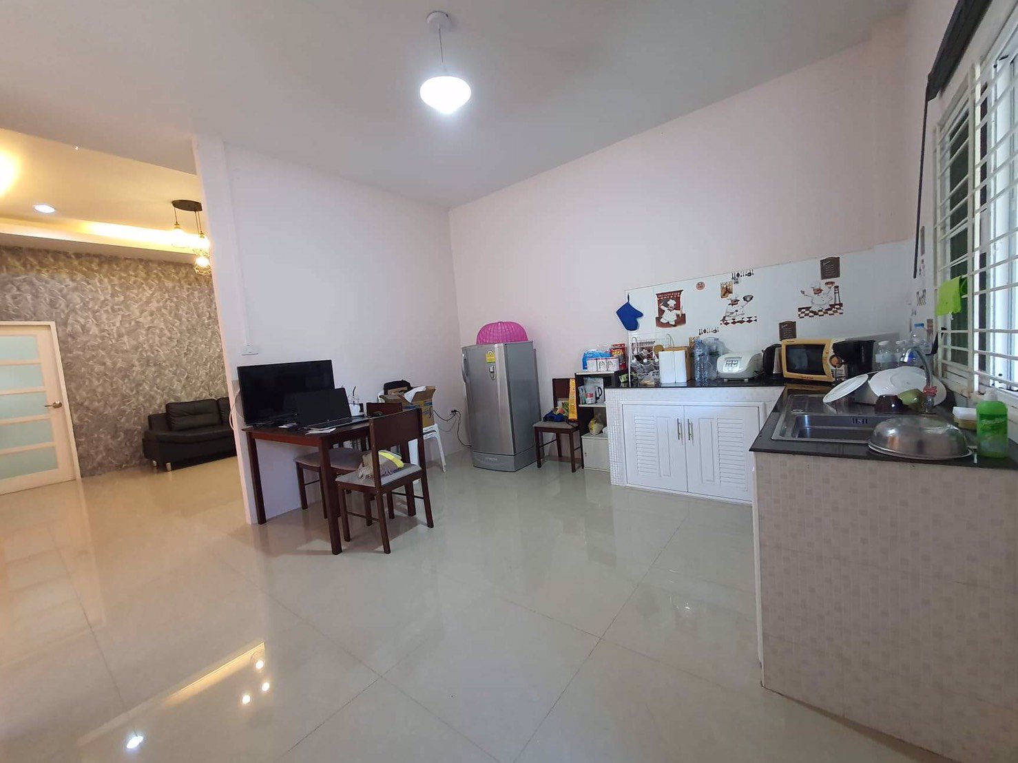 บ้านสวย-ทำเลดี-เข้าเมืองสะดวกด้วยถนน-4-เลนทุกสาย-เมืองอุบลราชธานี