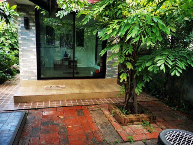 ขายอาคารพาณิชย์-3-ชั้นครึ่ง-พร้อมบ้านเดี่ยว-ติดถนนบูรพาใน-เมืองอุบลราชธานี