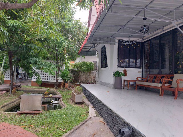 ขายอาคารพาณิชย์-3-ชั้นครึ่ง-พร้อมบ้านเดี่ยว-ติดถนนบูรพาใน-เมืองอุบลราชธานี