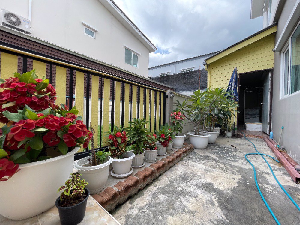 ขายทาวน์โฮมแฝด-2-ชั้น-สภาพนางฟ้า-หมู่บ้านกัสโต้-เพชรเกษม-ทวีวัฒนา-กรุงเทพ