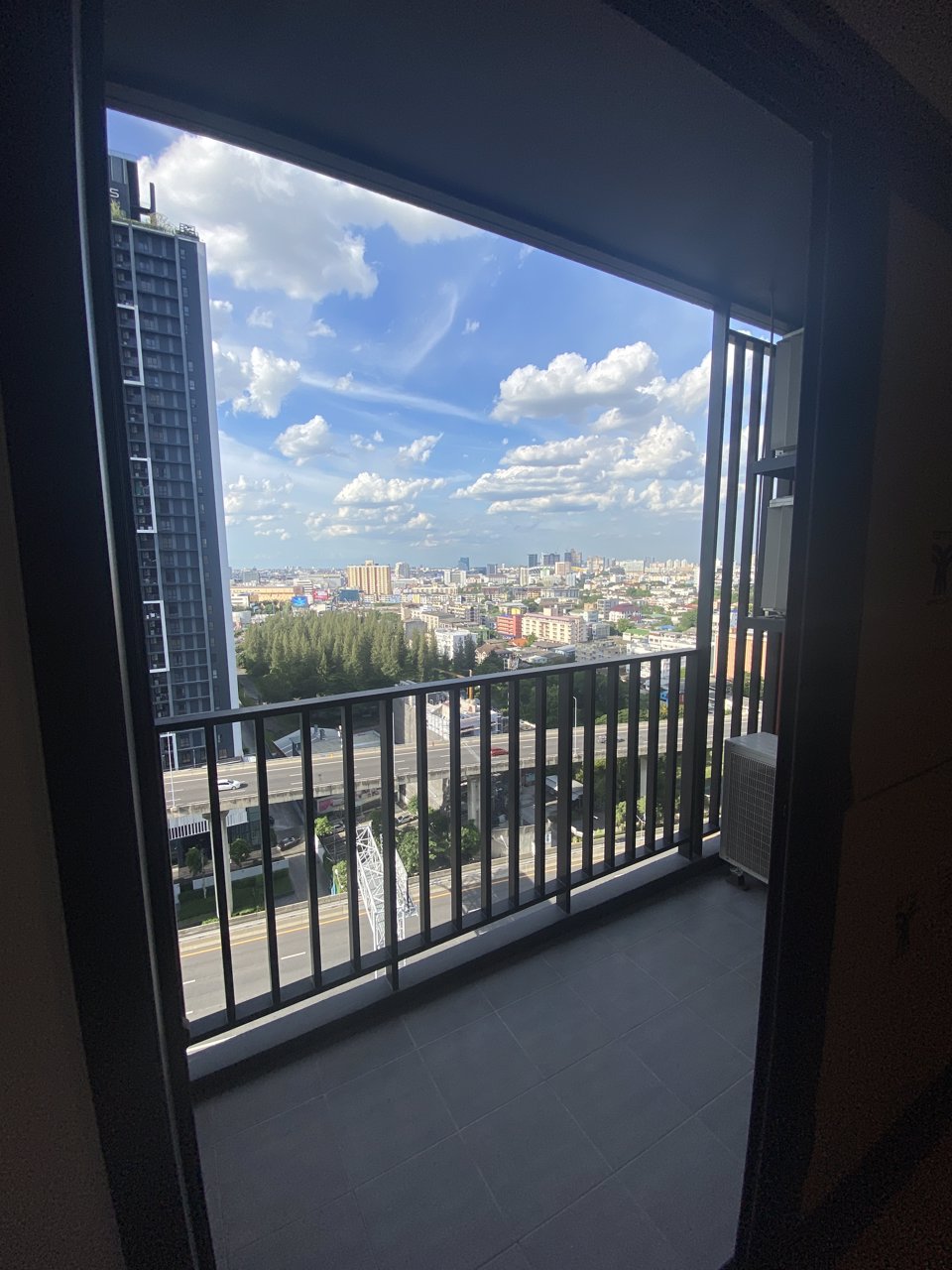 ขายคอนโด-the-base-garden-พระราม9-กรุงเทพฯ-ห้องสวย-หรูหรา