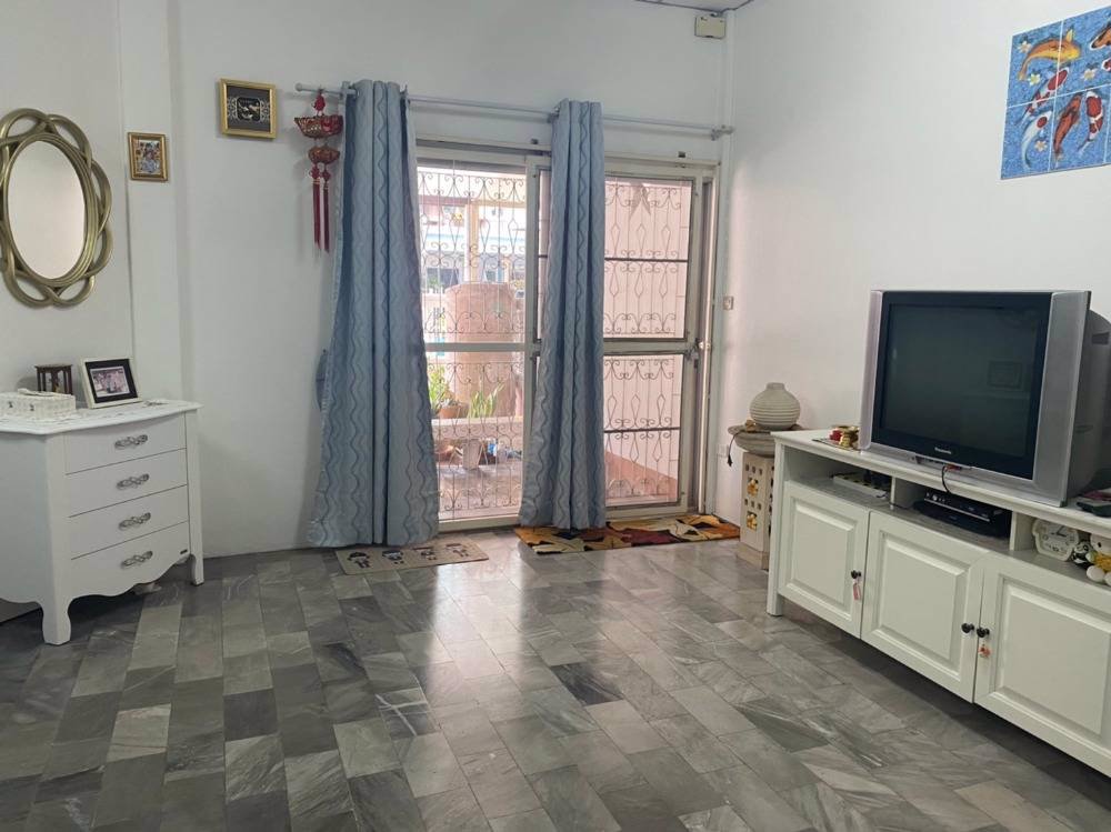 ขายทาวน์เฮาส์-2-ชั้น-หมู่บ้านเรือนแก้ว-ลาดพร้าว-กรุงเทพ-บ้านสวยน่าอยู่