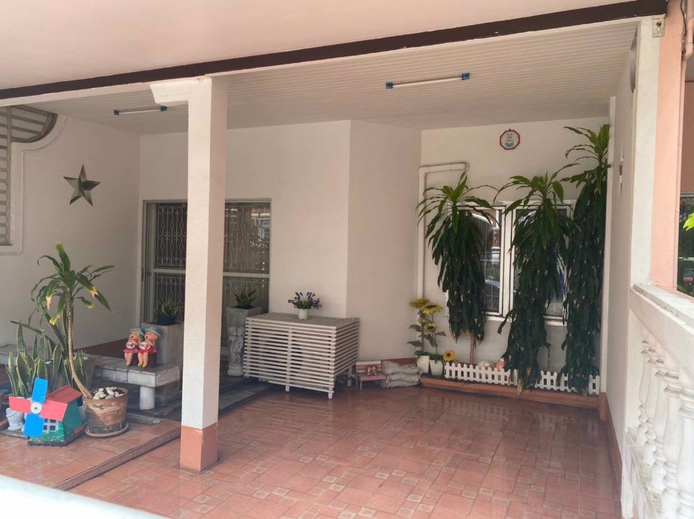 ขายทาวน์เฮาส์-2-ชั้น-หมู่บ้านเรือนแก้ว-ลาดพร้าว-กรุงเทพ-บ้านสวยน่าอยู่