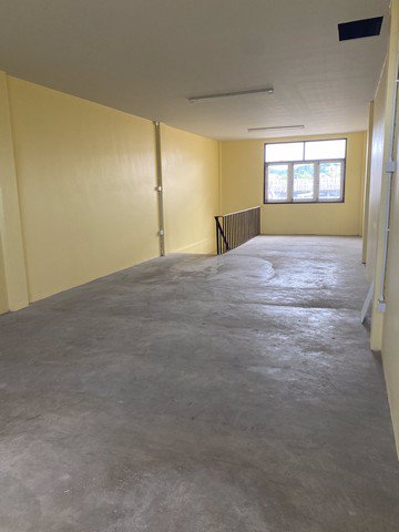 ขายอาคารพาณิชย์-2-ชั้นครึ่ง-ทำเลดี-ย่านการค้า-จังหวัดชลบุรี