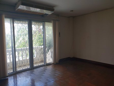 ขายด่วนทาวน์เฮ้าส์-4-ชั้น-หลังมุม-ซอยเทศบาลสงเคราะห์-2-จตุจักร-กรุงเทพมหานคร