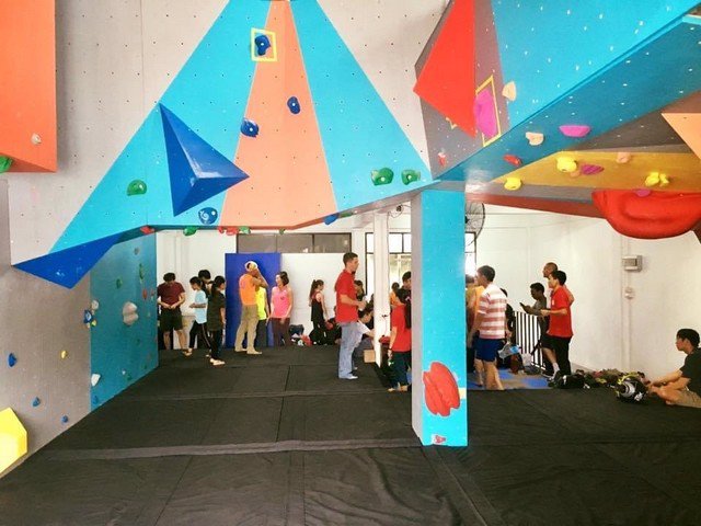 ให้เช่า-เซ้ง-อาคารพาณิชย์-10-คูหา-ซอยรามคำแหง-24-กรุงเทพฯ-ทำเลดีเยี่ยม