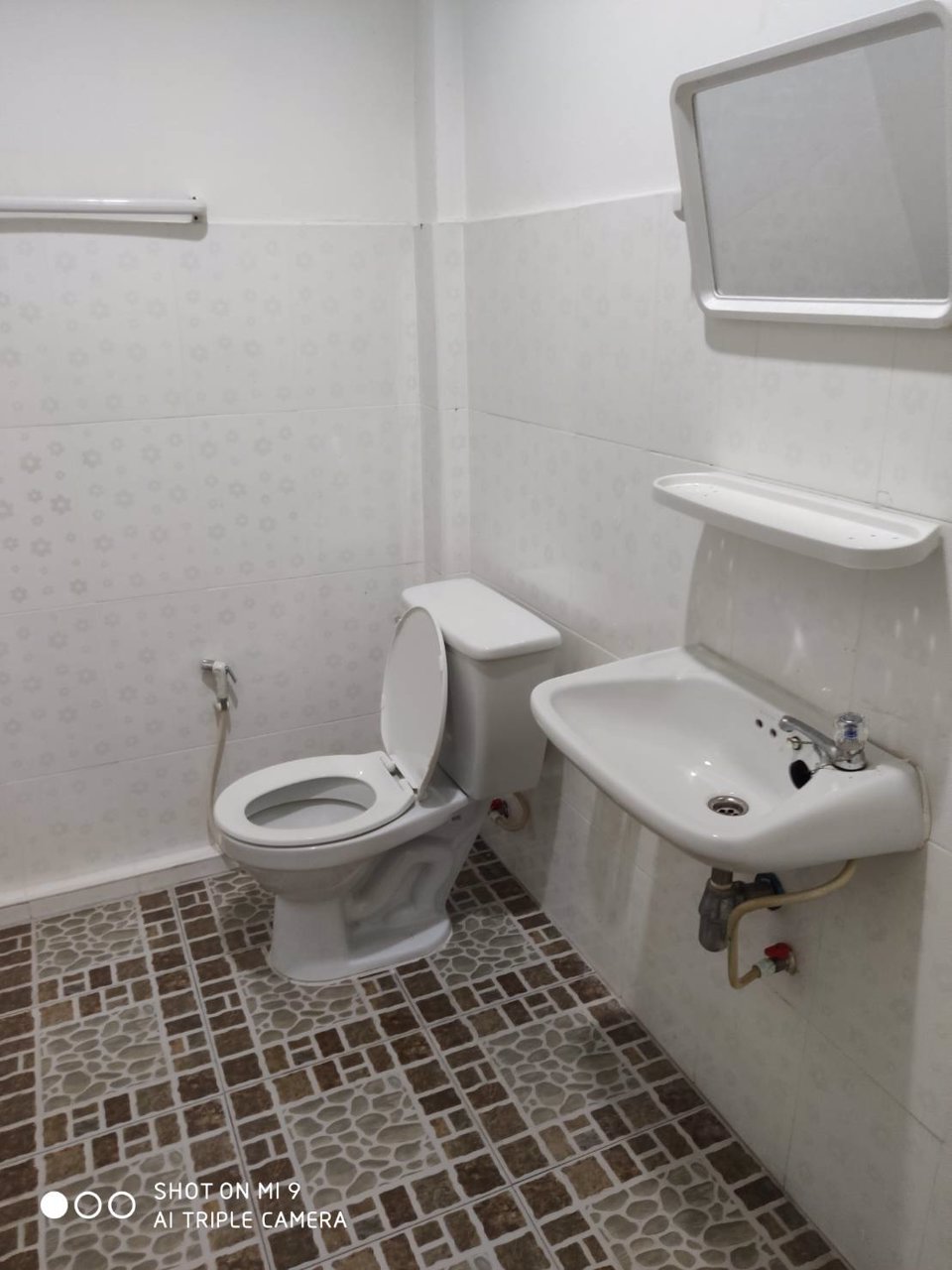 ขายอาคารพาณิชย์-2-ชั้น-ทำเลดี-สี่แยกหมอเลี้ยง-ถนนสระหลวง-เมืองพิจิตร