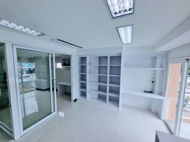 ขายอาคารพาณิชย์-2คูหา-3ชั้น-ทำเลดี-อยู่บนถนนบ้านกล้วย-ไทรน้อย-นนทบุรี