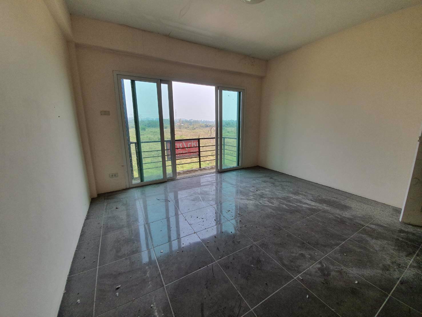 ขาย-อาคารพานิชย์-2-คูหาติดกัน-ทำเลทอง-ใกล้สนามบิน-ค้าขายและอยู่อาศัย-เดินทางและจอดรถสะดวก