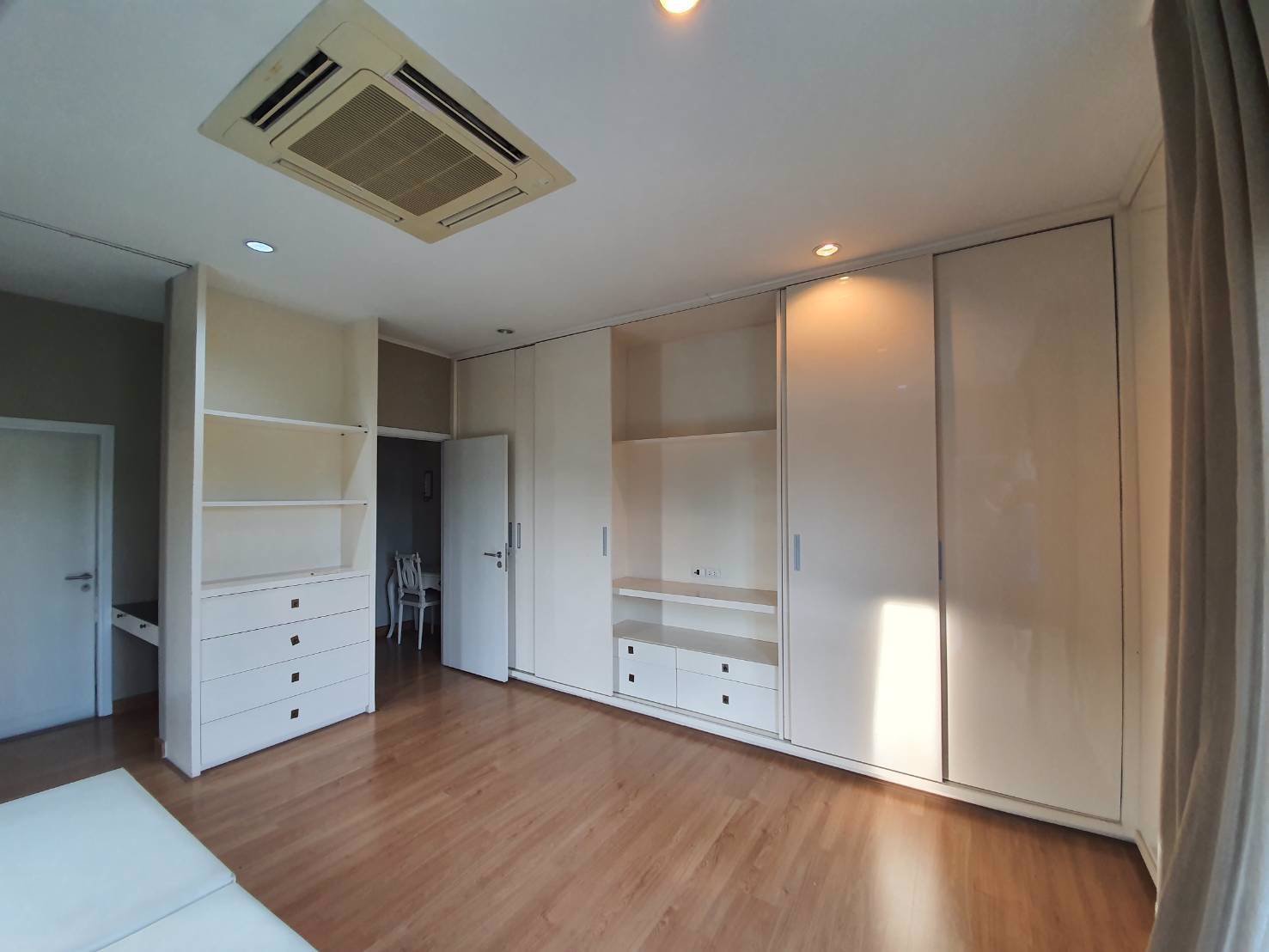 ขายทาวน์โฮม-3-ชั้น-หมู่บ้านพาทิโอ-พระรามสอง-บ้านสวย-สภาพนางฟ้า