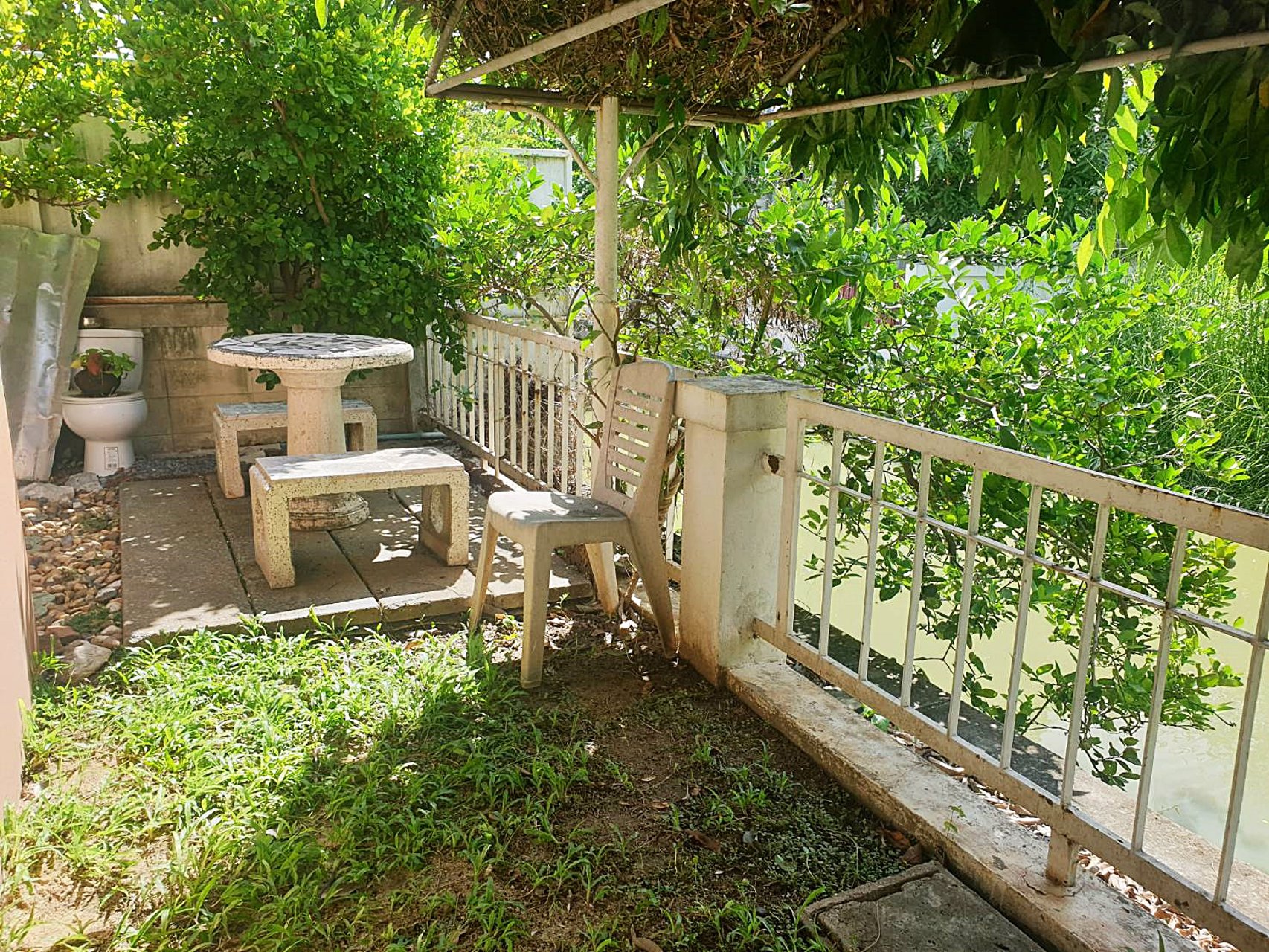 บ้านเดี่ยว-2-ชั้น-หลังใหญ่-พร้อมสวน-ตกแต่งเรียบหรู-เฟอร์นิเจอร์ครบ-พร้อมเข้าอยู่-ปทุมธานี