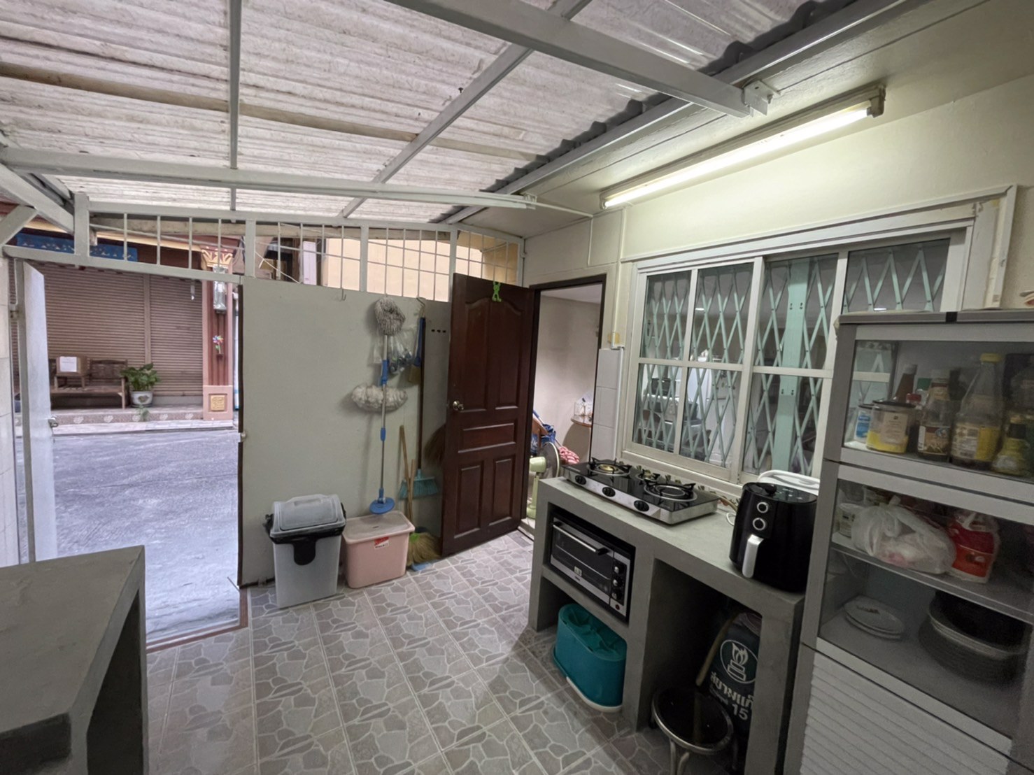 ขายอาคารพาณิชย์สไตล์โฮมออฟฟิศ-ทำเลดีในศรีนครินทร์-เขตบางนา-จังหวัดกรุงเทพฯ