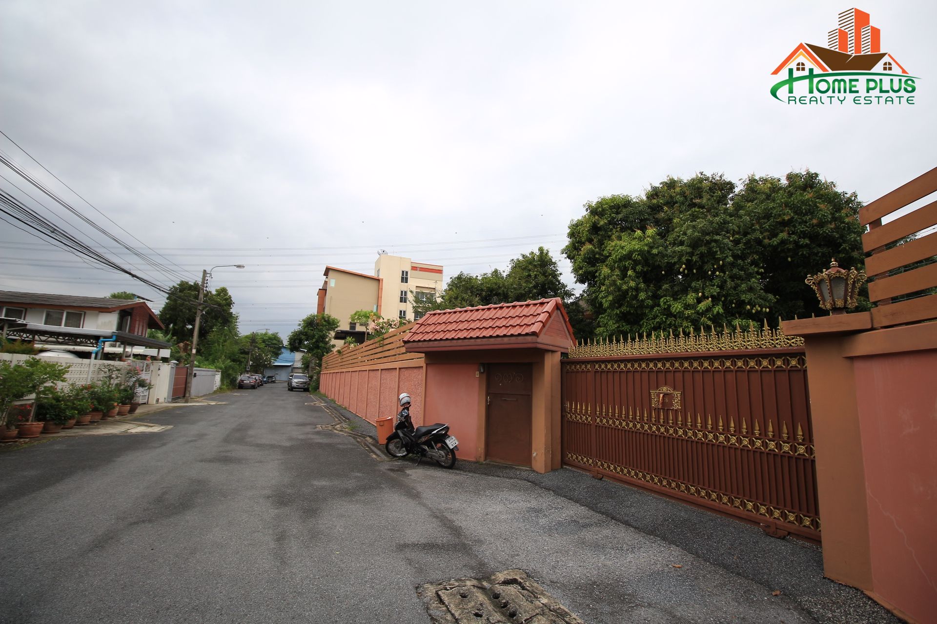 ที่ดินพร้อมสิ่งปลูกสร้าง-ประชานิเวศน์1-ใกล้ตลาดบองมาร์เช่-เลียบคลองประปา