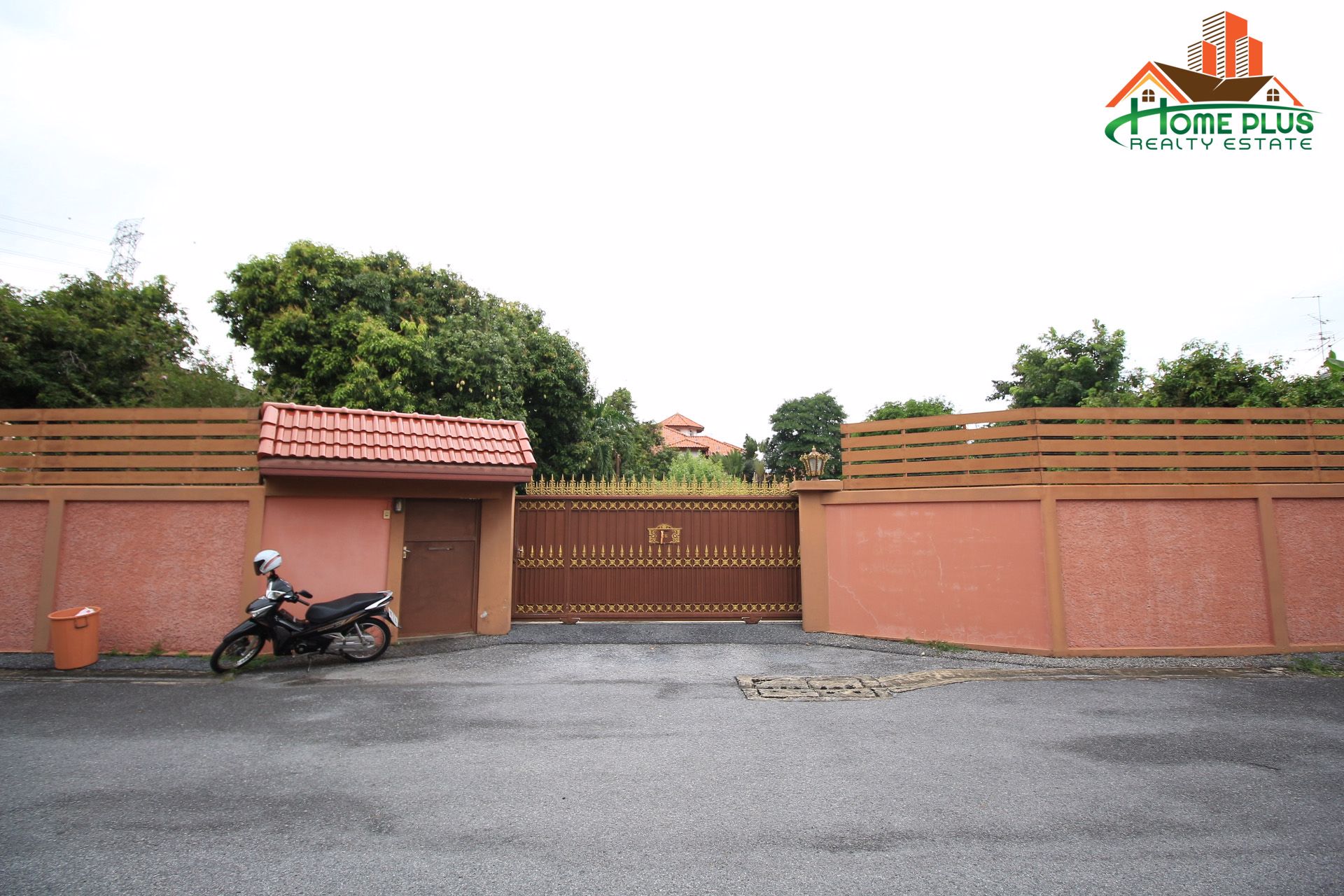 ที่ดินพร้อมสิ่งปลูกสร้าง-ประชานิเวศน์1-ใกล้ตลาดบองมาร์เช่-เลียบคลองประปา