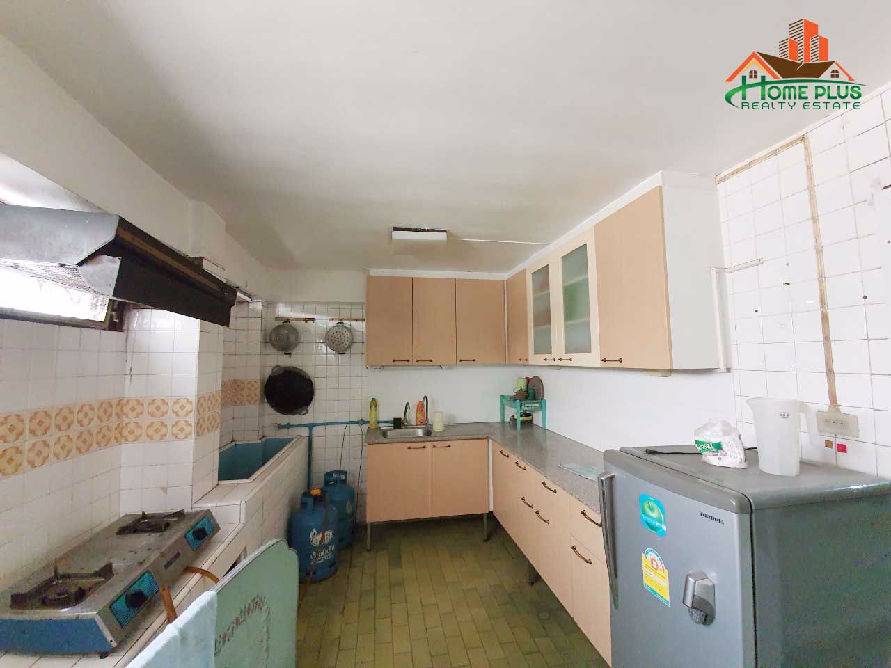 อาคารพาณิชย์-4-ชั้น-2-คูหา-สีลม