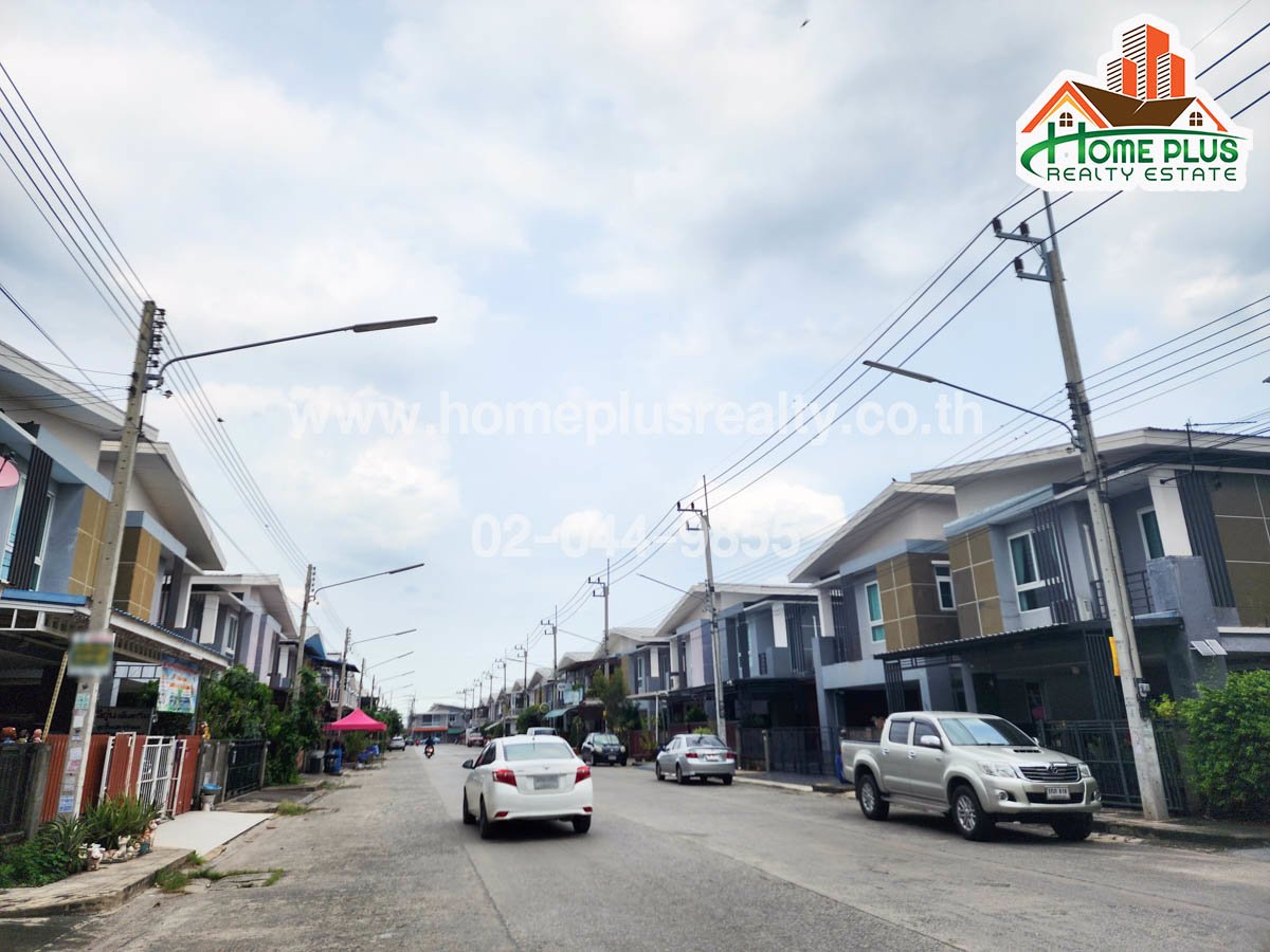 หมู่บ้านเดอะแกรนด์ไทยสมบูรณ์-ถนนรังสิต-นครนายก-ใกล้บิ๊กซีซูเปอร์เซ็นเตอร์รังสิตคลอง3-