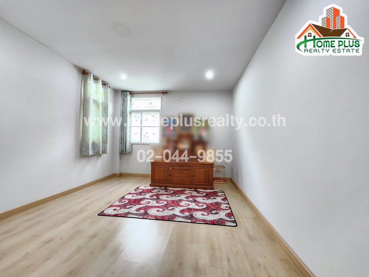 หมู่บ้านเดอะแกรนด์ไทยสมบูรณ์-ถนนรังสิต-นครนายก-ใกล้บิ๊กซีซูเปอร์เซ็นเตอร์รังสิตคลอง3-