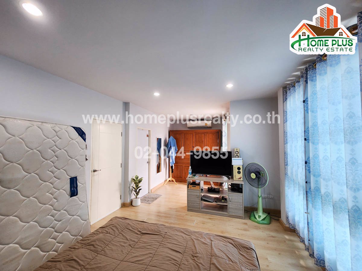 หมู่บ้านเดอะแกรนด์ไทยสมบูรณ์-ถนนรังสิต-นครนายก-ใกล้บิ๊กซีซูเปอร์เซ็นเตอร์รังสิตคลอง3-