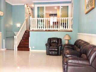 ให้เช่า-ทาวเฮ้าส์-3-ชั้น-ใกล้กับ-bts-แบริ่ง-for-rent-townhouse-3storey-near-bts-bearing