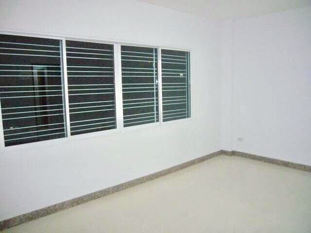 ทาวน์เฮ้าส์ขนาดใหญ่-4-ห้องนอน-แถวซอยพัฒนาการ-30-for-rent-townhouse-4-bedrooms-area-pattanakarn-30