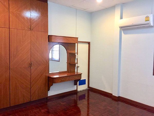 ทาวน์เฮ้าส์-3-ห้องนอน-เพื่ออยู่อาศัย-ใกล้-bts-ปุณณวิถี-a-2-storey-townhouse-3-beds-for-residence