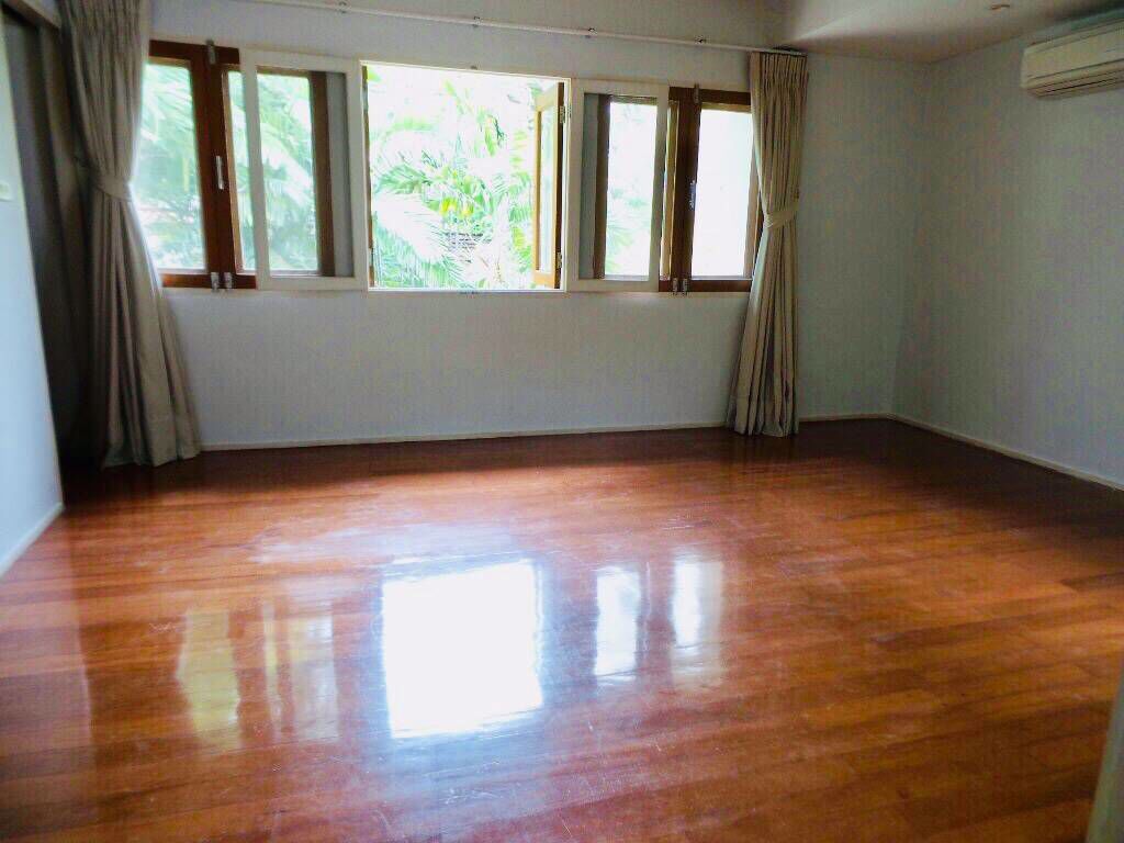 ให้เช่า-บ้านเดี่ยว-พร้อมสวนและสระว่ายน้ำ-สุขุมวิท-for-rent-single-house-with-private-pool-garden