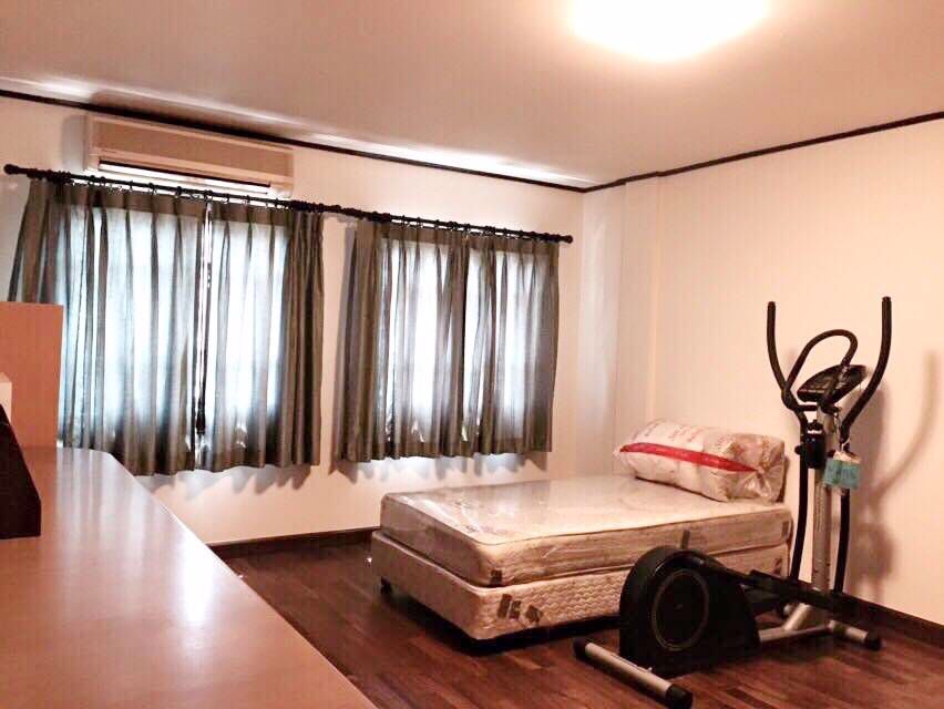 ทาวน์โฮมสวยในหมู่บ้าน-เพื่ออยู่อาศัย-town-home-in-compound-for-residence