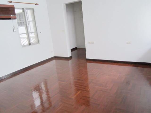 บ้านเดี่ยวระเบียงใหญ่ในซอยหลังสวน-4ห้องนอน-single-house-in-soi-lungsuan-for-residence