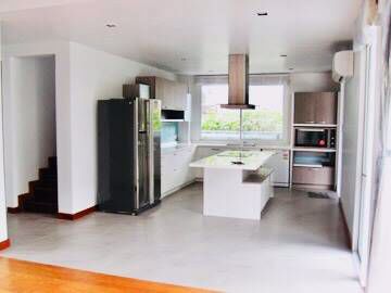 บ้านเดี่ยวหรู-พร้อมสระส่วนตัวซอยเอกมัย-single-house-with-private-pool-in-soi-ekamai