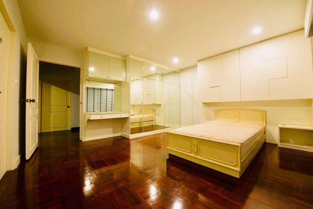 ทาวน์เฮาส์สวยมาก-เพื่อพักอาศัยหรือ-ทำสำนักงาน-nice-town-house-thonglor