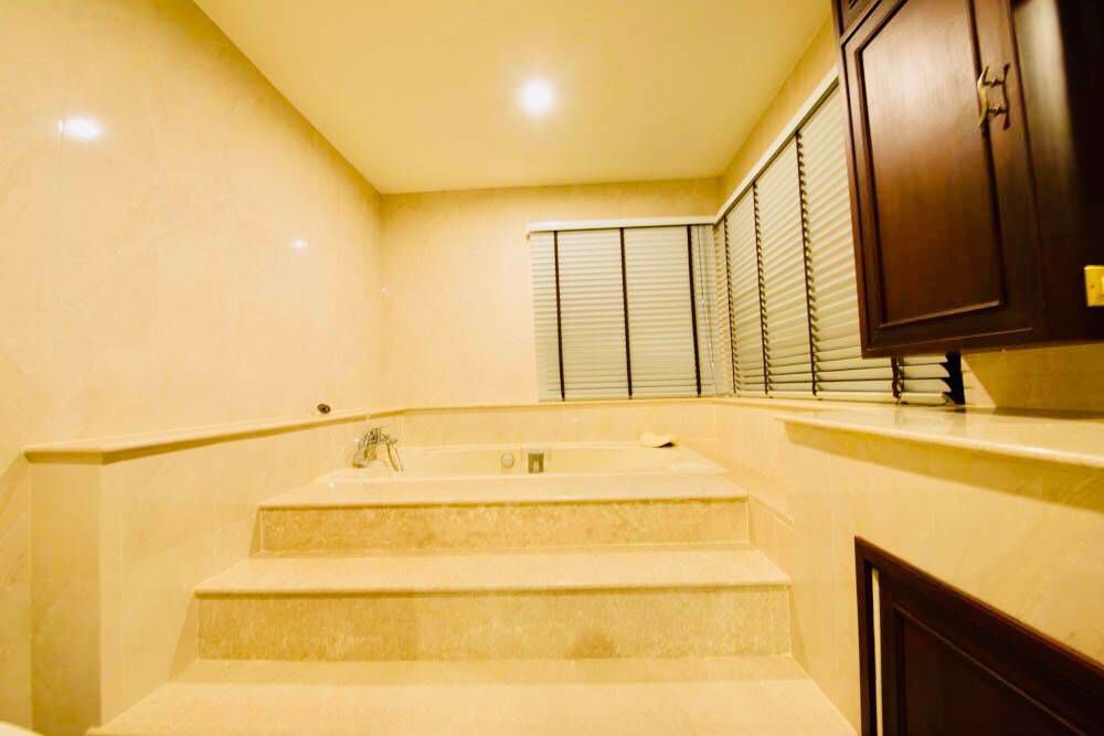 ทาวน์เฮาส์สวยมาก-เพื่อพักอาศัยหรือ-ทำสำนักงาน-nice-town-house-thonglor