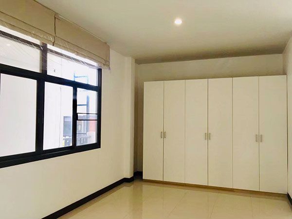 ทาวน์เฮ้าส์-เพื่อพักอาศัย-ใกล้-bts-พระโขนง-และ-แอร์พอร์ตลิ้งค์-town-house-for-residence-close-bts