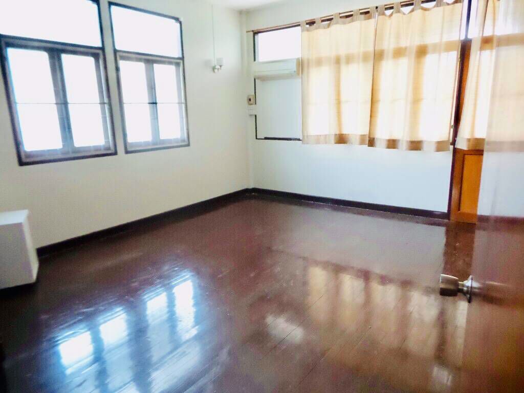 ให้เช่า-บ้านเดี่ยวกลางใจเมือง-พร้อมสวนใหญ่รอบบ้าน-for-rent-single-house-with-garden-in-prompong-area