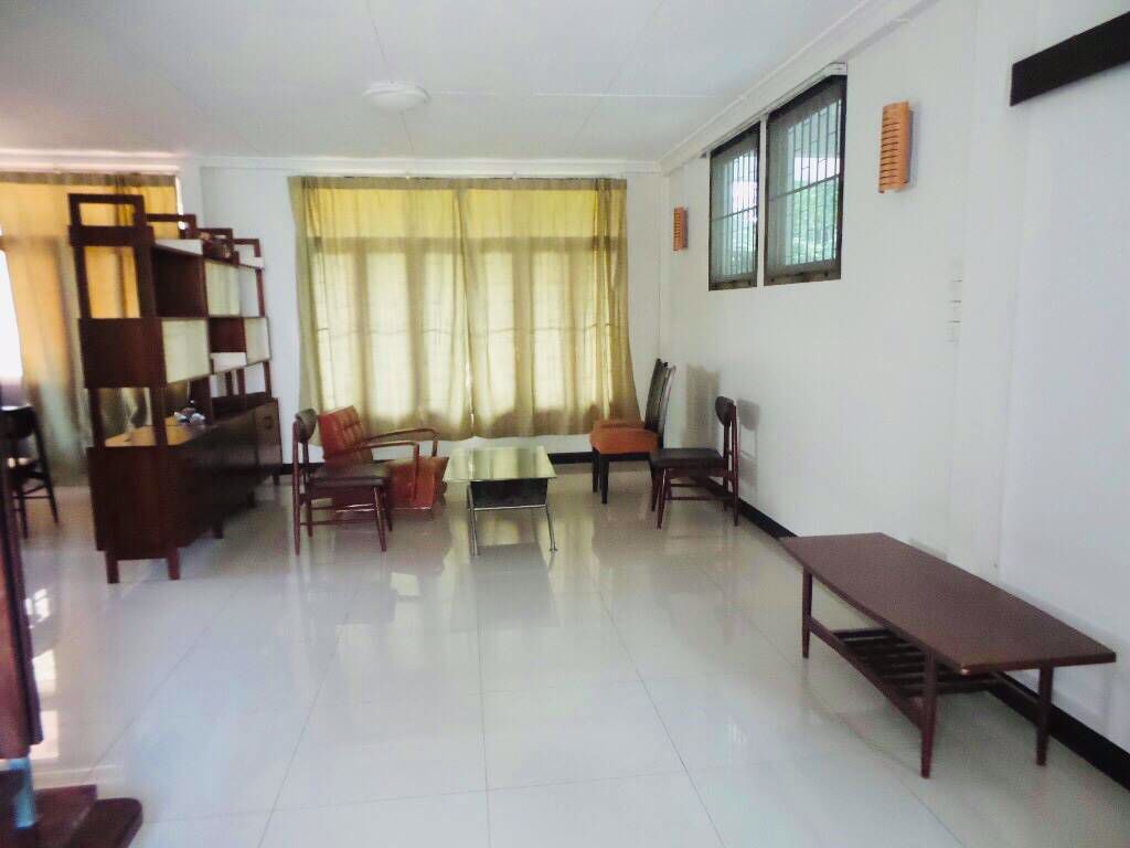 ให้เช่า-บ้านเดี่ยวกลางใจเมือง-พร้อมสวนใหญ่รอบบ้าน-for-rent-single-house-with-garden-in-prompong-area