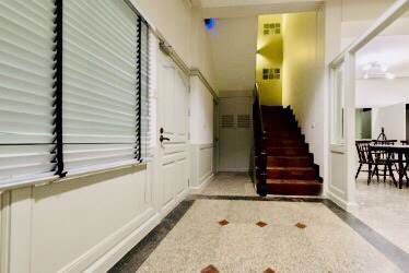 ทาวน์เฮาส์ตกแต่งสวย-ในหมู่บ้าน-ใกล้-bts-ทองหล่อ-nice-town-house-close-bts-in-soi-thonglor