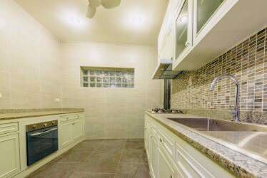 ทาวน์เฮาส์ตกแต่งสวย-ในหมู่บ้าน-ใกล้-bts-ทองหล่อ-nice-town-house-close-bts-in-soi-thonglor