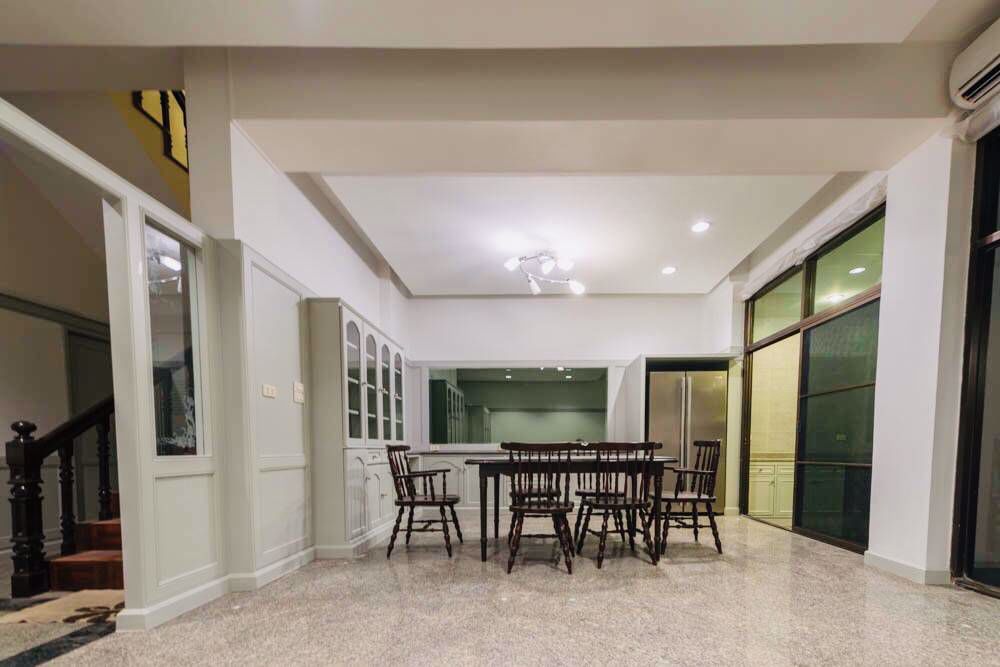 ทาวน์เฮาส์ตกแต่งสวย-ในหมู่บ้าน-ใกล้-bts-ทองหล่อ-nice-town-house-close-bts-in-soi-thonglor