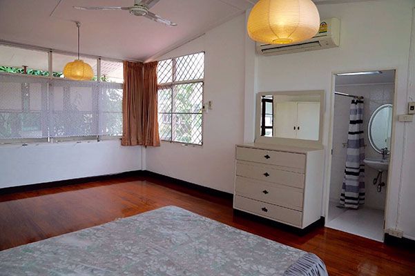 ให้เช่า-บ้านเดี่ยว-พร้อมสวนใหญ่รอบบ้าน-ใกล้-bts-พร้อมพงษ์-for-rent-a-single-house-for-residence