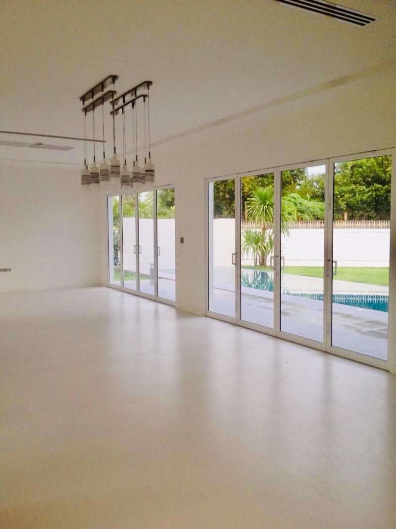 บ้านเดี่ยว-ในหมู่บ้าน-มีสระว่ายน้ำส่วนตัว-ในพัฒนาการ-a-modern-single-house-in-compound