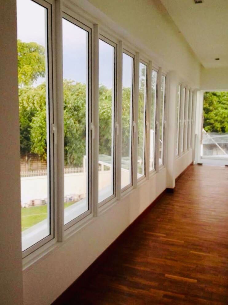 บ้านเดี่ยว-ในหมู่บ้าน-มีสระว่ายน้ำส่วนตัว-ในพัฒนาการ-a-modern-single-house-in-compound