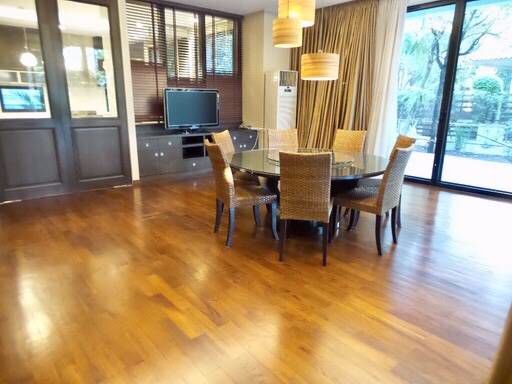 บ้านเดี่ยวขนาดใหญ่มาก-เพื่ออยู่อาศัย-ในซอยสุขุมวิท-71-a-big-single-house-with-nice-garden