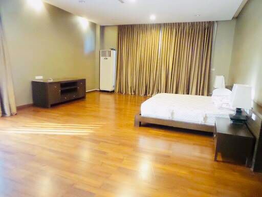 บ้านเดี่ยวขนาดใหญ่มาก-เพื่ออยู่อาศัย-ในซอยสุขุมวิท-71-a-big-single-house-with-nice-garden