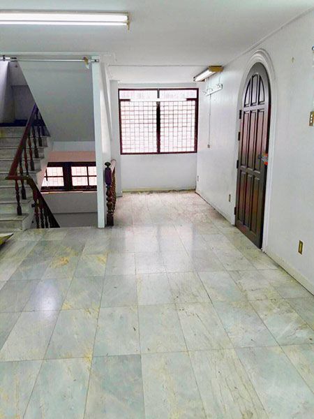 ทาวน์เฮาส์-ใกล้-bts-ย่านพร้อมพงษ์-เพื่ออยู่อาศัย-หรือ-ทำสำนักงาน-a-renovating-town-house