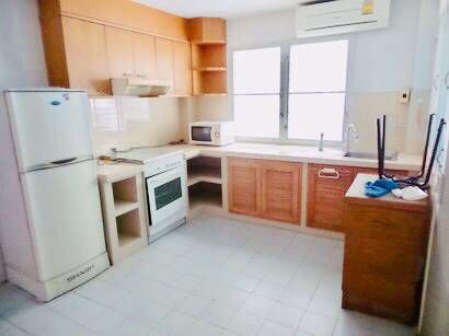 ทาวน์เฮาส์-ย่านพร้อมพงษ์-เพื่ออยู่อาศัย-หรือ-ทำสำนักงาน-town-home-for-residence-or-business