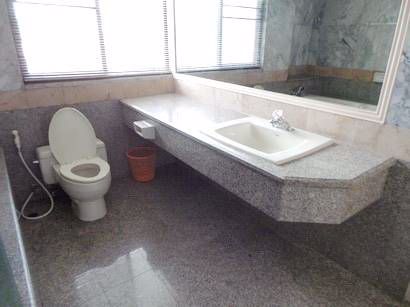 ทาวน์เฮ้าส์ในหมู่บ้าน-สำหรับพักอาศัย-ในซอยทองหล่อ-town-home-in-compound-for-residence-in-thonglor