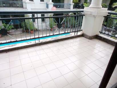 ทาวน์เฮ้าส์ในหมู่บ้าน-สำหรับพักอาศัย-ในซอยทองหล่อ-town-home-in-compound-for-residence-in-thonglor