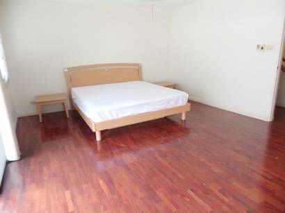 ทาวน์เฮ้าส์ในหมู่บ้าน-สำหรับพักอาศัย-ในซอยทองหล่อ-town-home-in-compound-for-residence-in-thonglor