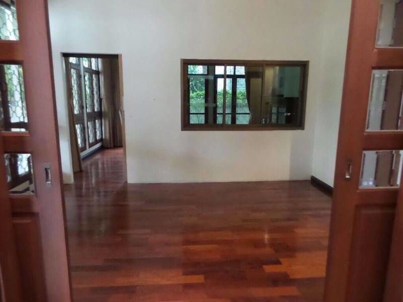 ให้เช่า-บ้านเดี่ยว-หลังใหญ่-พร้อมสวนและสนาม-ใน-สุขุมวิท-71-for-rent-single-house-with-garden