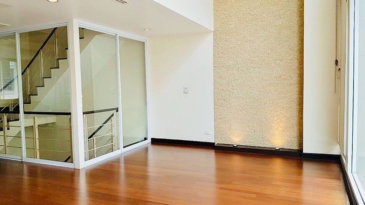 ให้เช่าทาวน์เฮ้าส์ทันสมัย-สวยใหม่เพื่ออยู่อาศัยในเอกมัย-for-rent-a-new-nice-modern-town-house