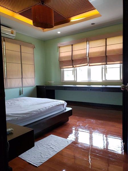 บ้านเดี่ยว-พร้อมสระน้ำส่วนตัว-ในหมู่บ้านเพื่ออยู่อาศัย-ในซอยลาซาล-single-house-for-residence